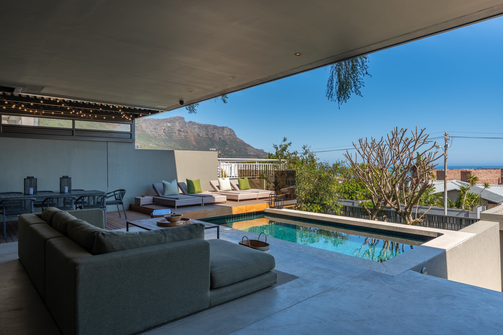 Cape Mesa — Finchley, Camps Bay