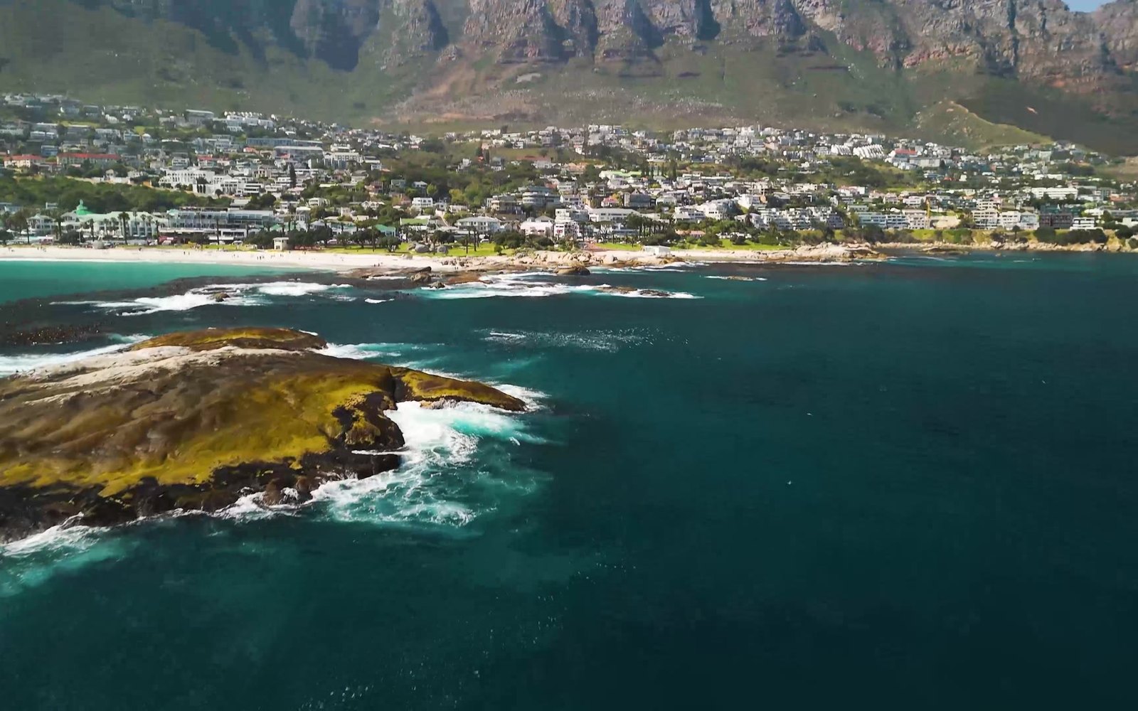 The Atlantic coastline below the Table Mountain Massif